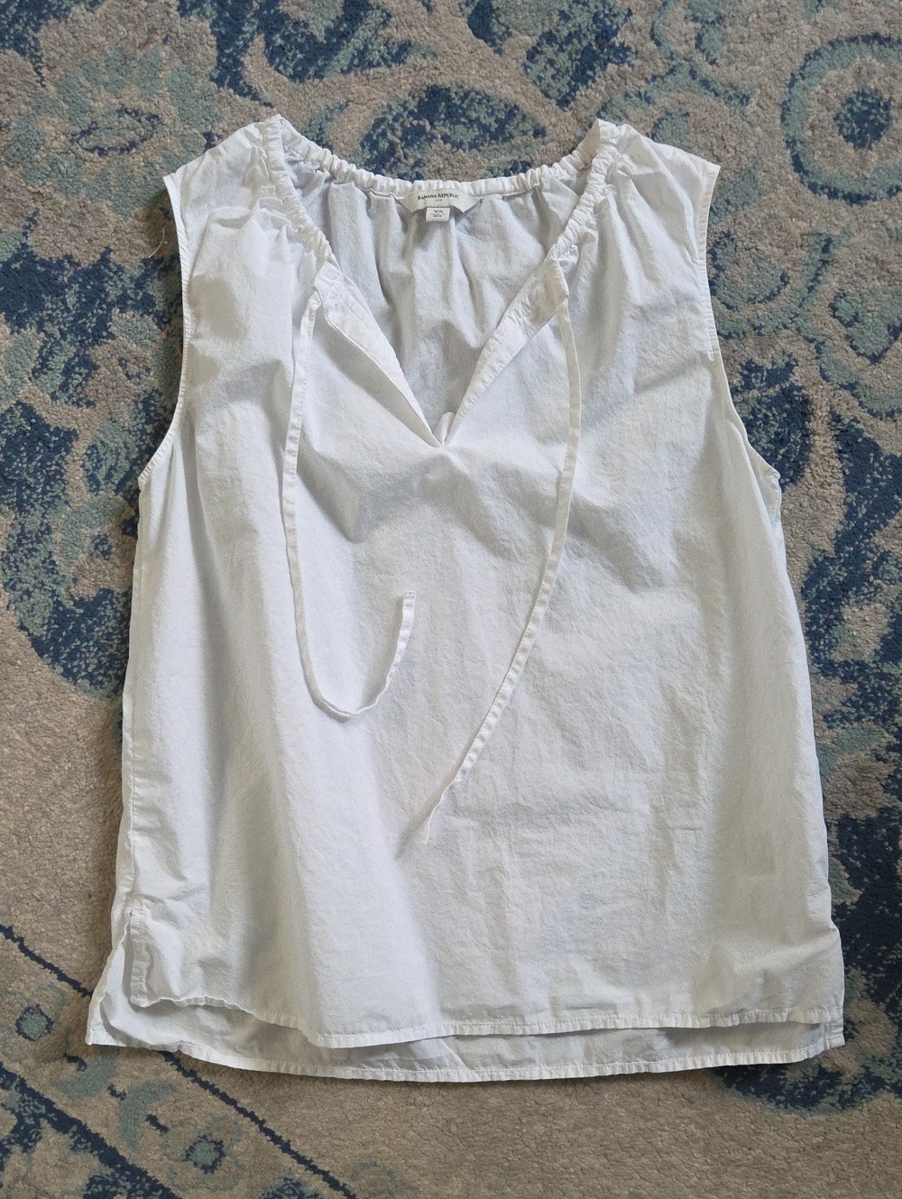 Banana Republic White Sleeveless Cotton V-Neck Tie Front Top